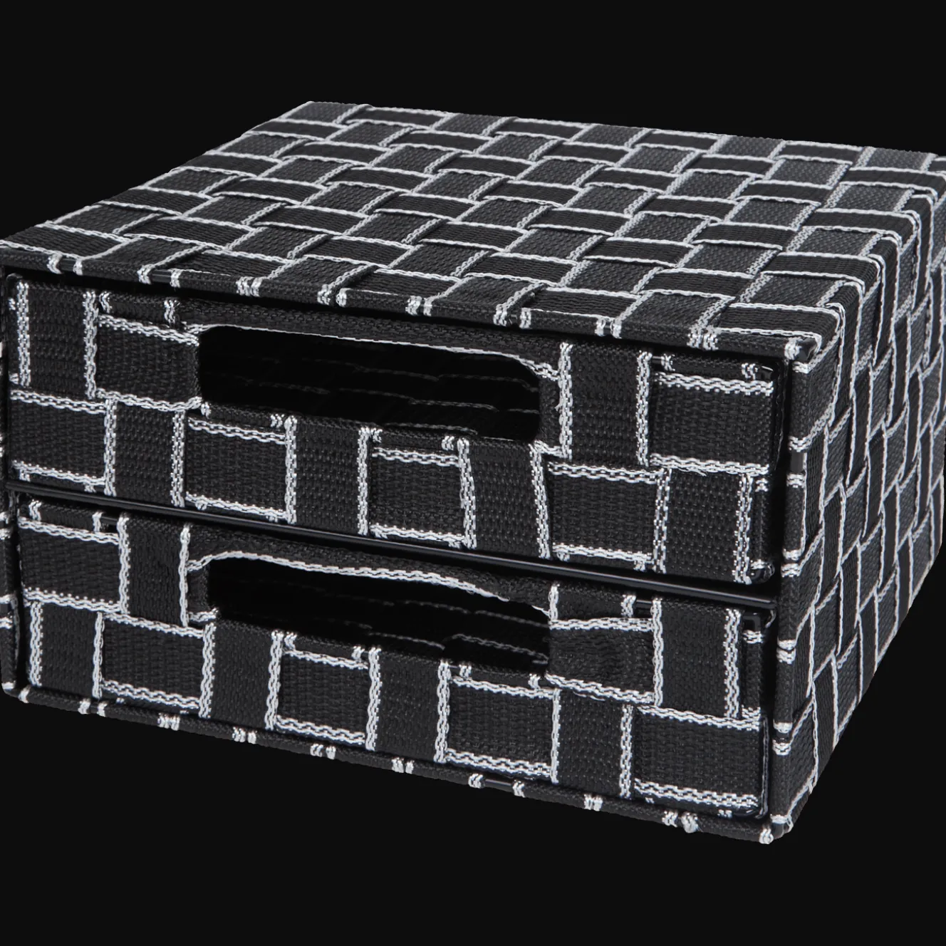 Gevlochten ladekastje